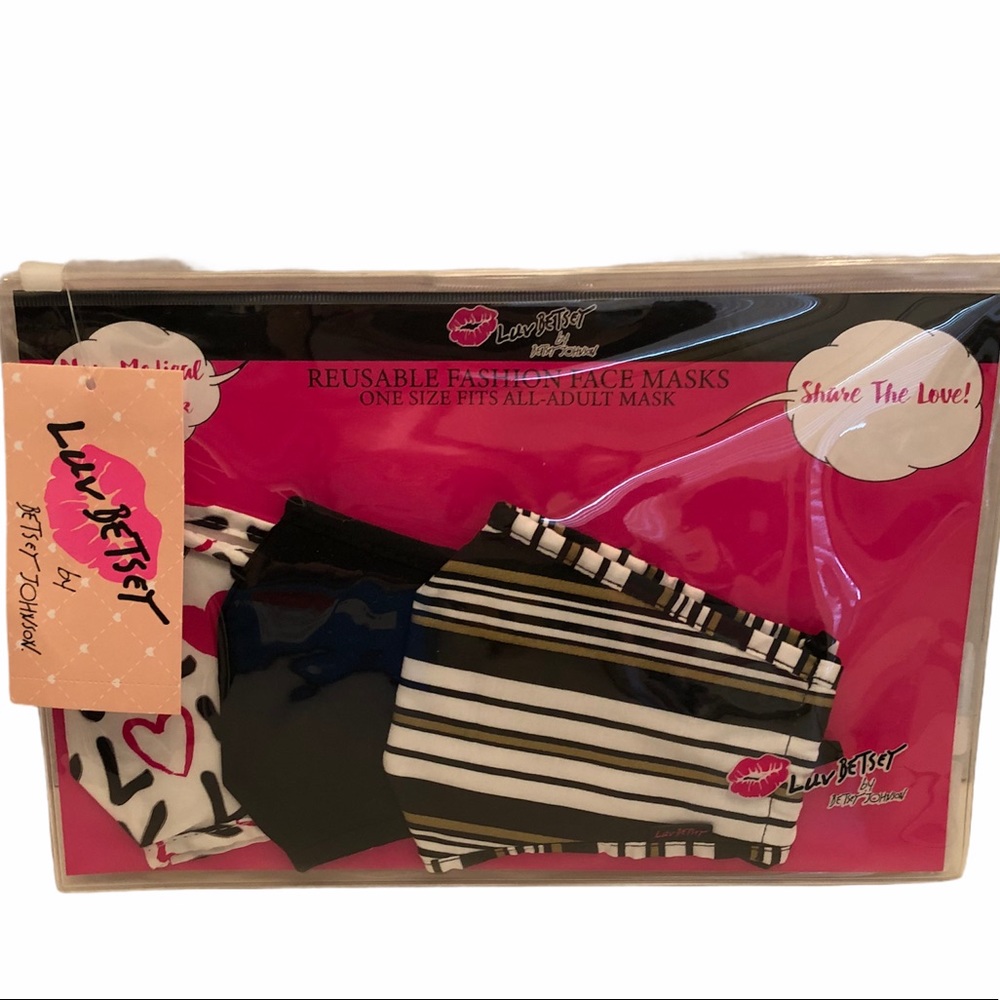 NWT Betsey Johnson 3 pack none medical face mask